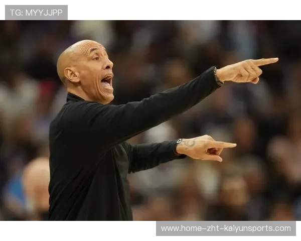 教练鼓励年轻球员敢打敢拼，媒体点赞，一个教练训练球员的励志短片